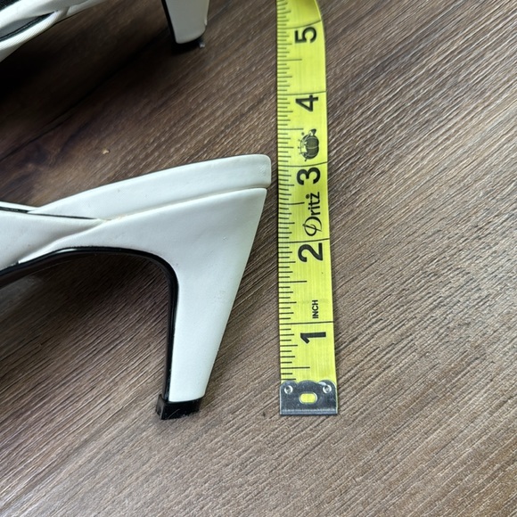 Sandals - Picture 6 of 11